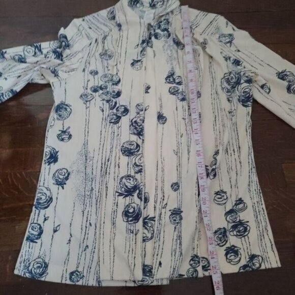 Vintage 70s Cream Navy Rose Print Button Shirt - Picture 10 of 13